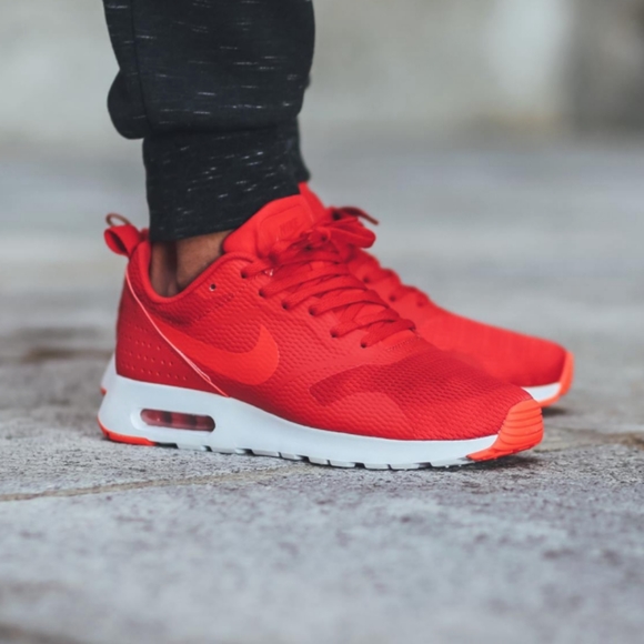 NIKE Air Max - Picture 2 of 7